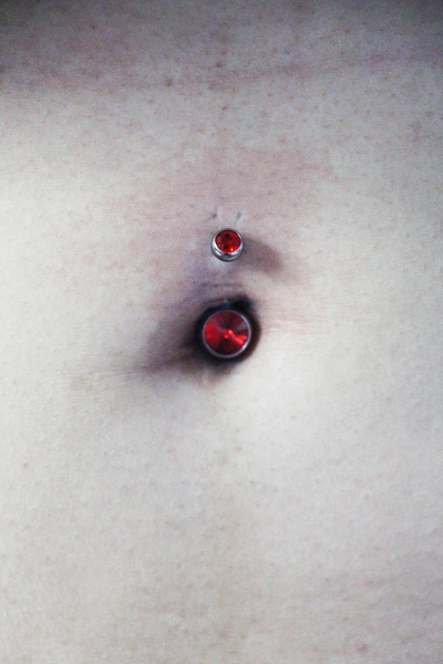 NAVEL（へそピアス）